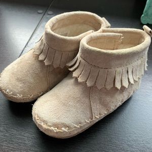 ROBEEZ tan baby moccasins 6-12 months